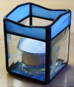 Windlicht für Teelicht,hellblau,mit quadratischen Bevels,Höhe ca. 7,5 cm