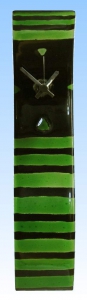 Wanduhr " Grüne Welle ",grün,schwarz,ca. 37 x 8 cm