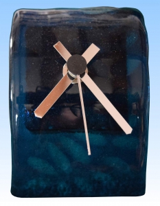 Table clock,blue,blue-turquoise,oval leaf applications,ca. 7 x 7,5 x 12,5 cm