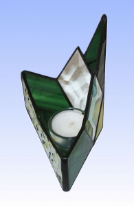 Tea light holder,stained glass,tiffany technique,green,yellow,with diamond bevels,height ca. 14,5 cm,manufactured in our own atelier,item number 10028-G.Carmen Harusta,Glasinsel ®,Goettingen,Germany.