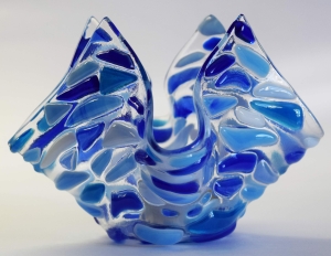 Glass tea light holder,blue.light blue,turquoise blue,white on clear,height ca. 10 cm,diameter ca. 15 cm,manufactured in our own studio,item number FW8.Carmen Harusta,Glasinsel ®,Göttingen,Germany. (image 2).