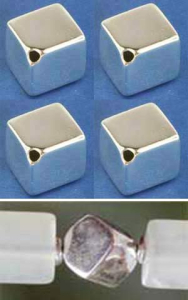 Leichte Würfel,diagonal gebohrt,Kantenlänge ca. 8 mm,925er Sterling Silber,4 Stücke,Artikelnummer 3967FX-4.