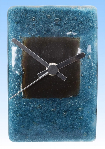 Wanduhr " Kleine Welle ",blau-türkis gebläselt,schwarz,ca. 14 x 9 cm