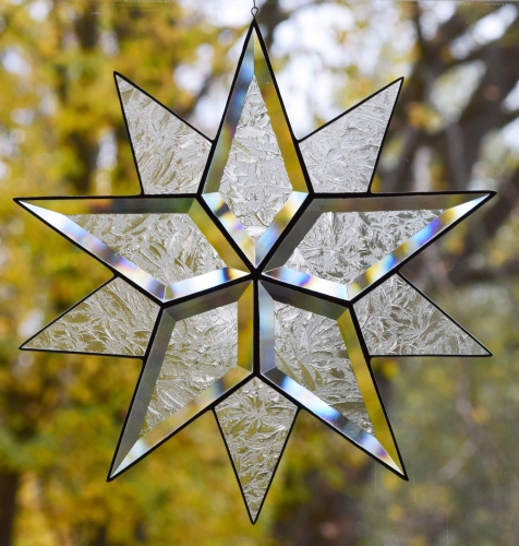 Fensterbild " Stern ",Tiffany-Glaskunst,klares Facettenglas mit Eisblumenmuster und klares Eisblumenglas,Durchmesser ca. 28 cm,Art.Nr. 30112,gefertigt in unserer eigenen Werkstatt.Carmen Harusta,Glasinsel ®,Göttingen,Deutschland.