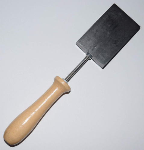 Graphit-Paddel,ca. 45 x 70 x 10 mm,mit Holzgriff,Gesamtlängeca. 210 mm,Artikelnummer 3811102.