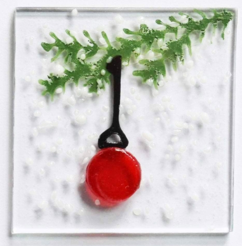 Folding card and envelope,white,ca. 12 x 17 cm,with Glasinsel® motif " Fir tree with red Christmas ball ",ca. 5 x 5 cm,item number 130001w.Carmen Harusta,Glasinsel ®,Göttingen,Germany.