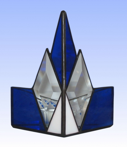 Tea light holder,stained glass,tiffany technique,blue,white,with diamond bevels,height ca. 14,5 cm,manufactured in our own atelier,item number 10028-B.Carmen Harusta,Glasinsel ®,Goettingen,Germany.